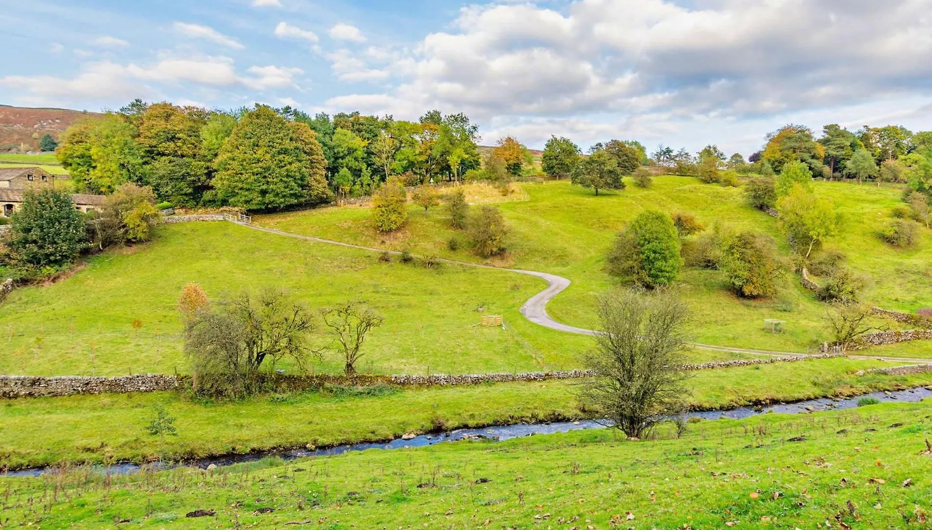 Villa 2 Bed In Grassington 93941 Hebden 0*,